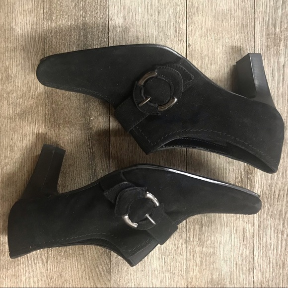 NWT Liz Claiborne Suede Size 6 Heels - Picture 2 of 4